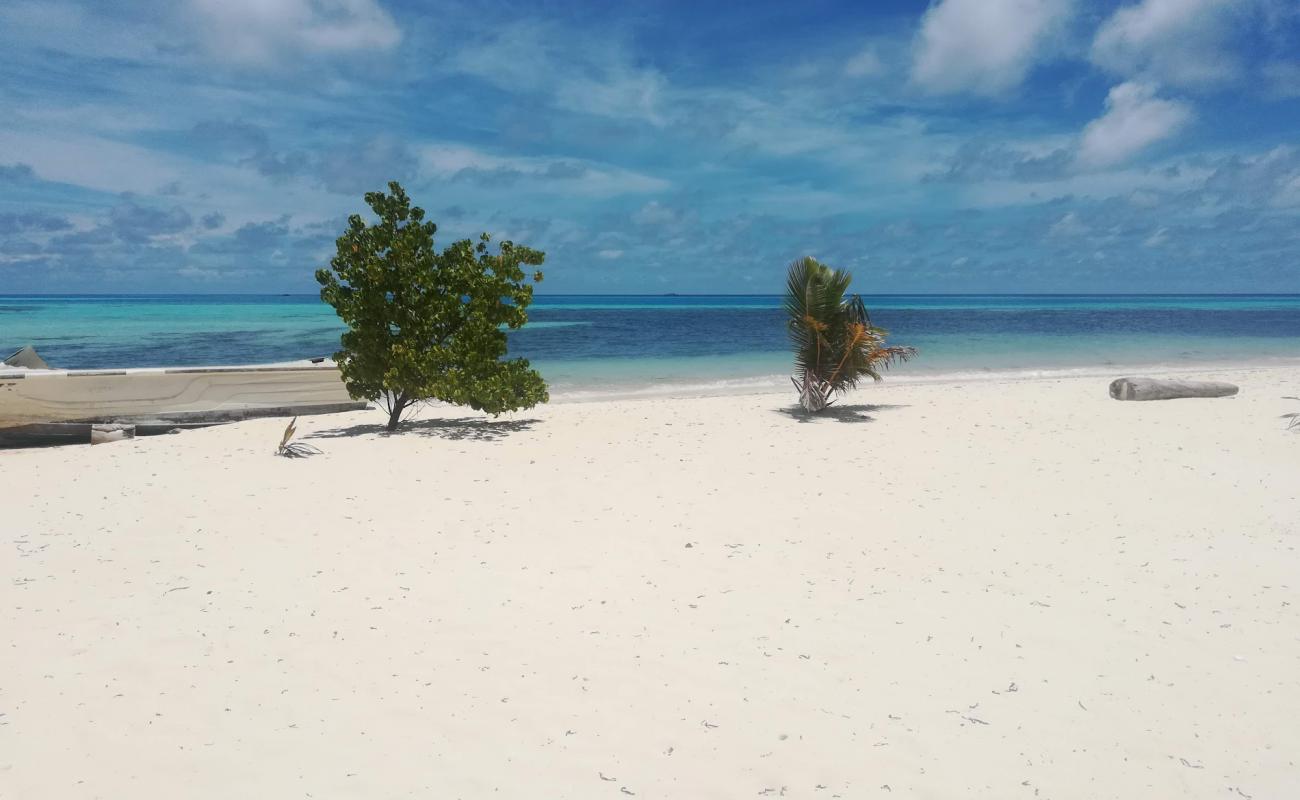 Photo of Guest Beach Maamigili with white sand surface