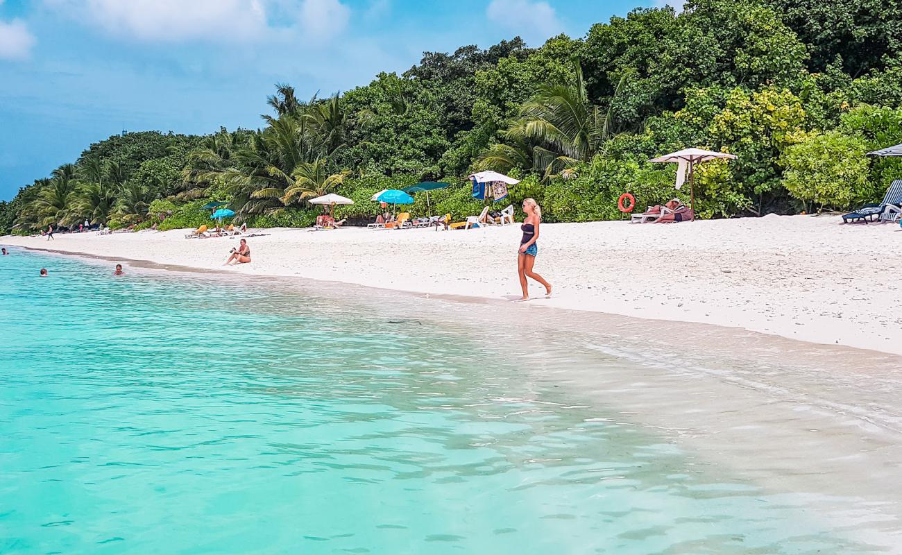 Photo of Ukulhas Beach with white sand surface