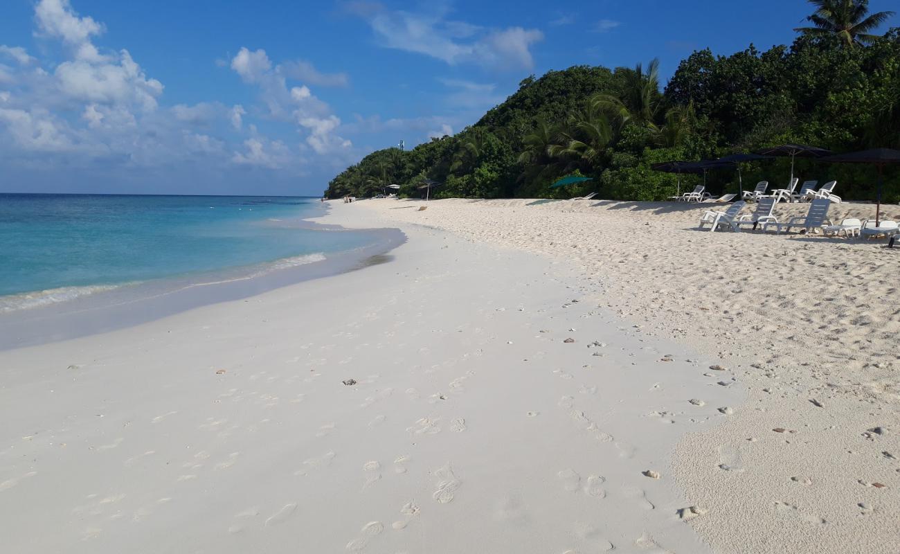 Photo of Gunbaru Beach with white sand surface