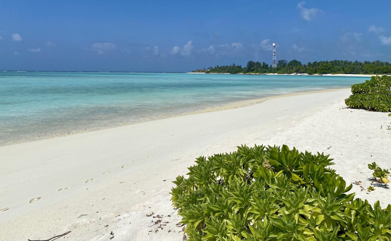 Photo of Mathiveri Finolhu with white sand surface