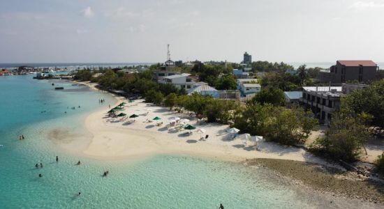 Dhiffushi Kite Beach