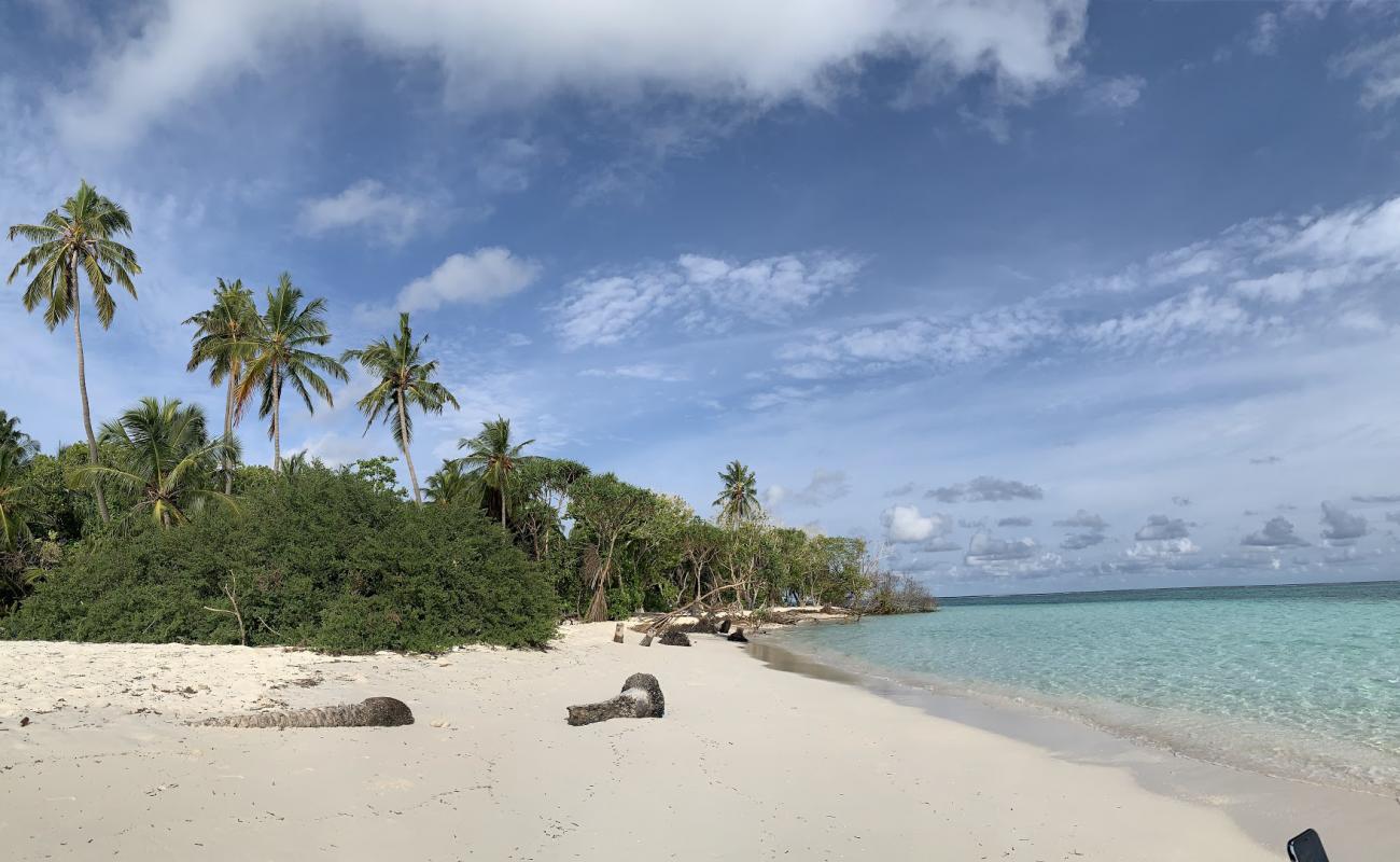 Photo of Goidhoo Beach with bright sand surface