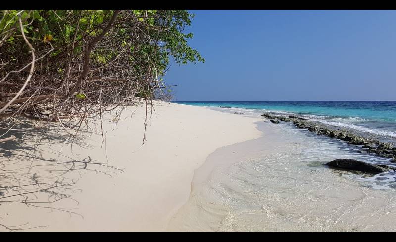 Photo of Kendhoo Beach with bright sand surface