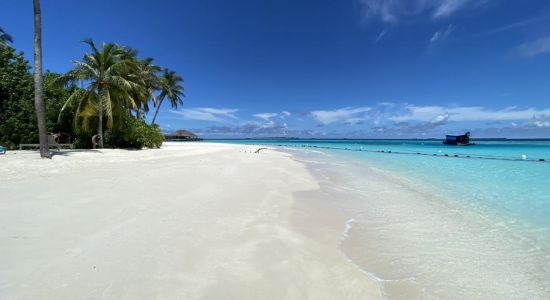 Huruvalhi Island Beach