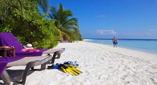 Komandoo Island Beach