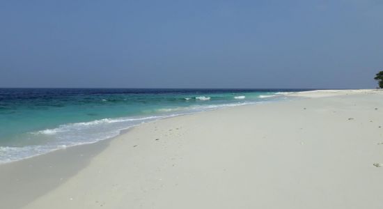 Innamaadhoo Island Beach