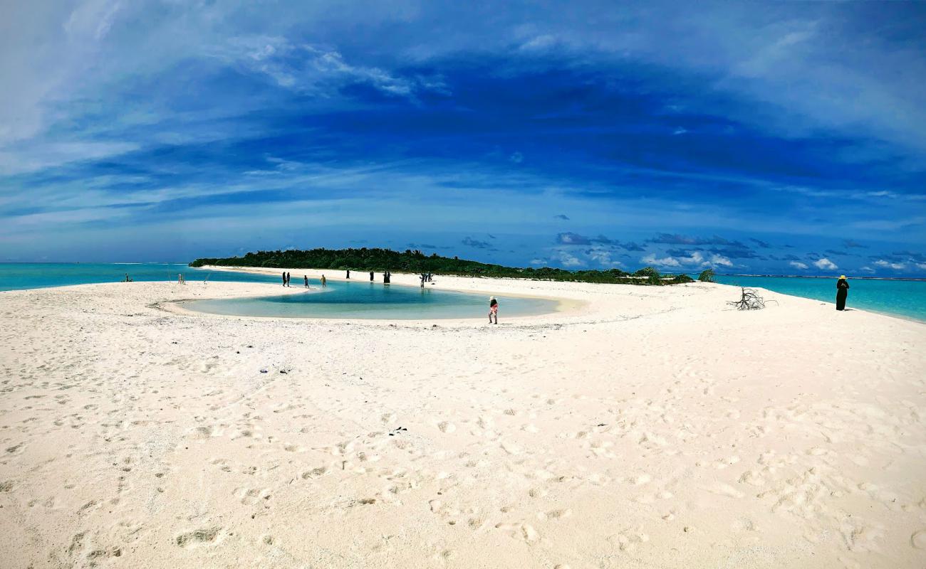 Photo of Naainfaru Island Beach with white sand surface