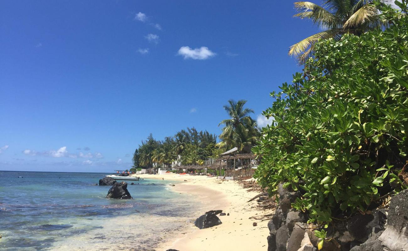 Photo of Pointe Aux Piments Beach II with light sand &  pebble surface