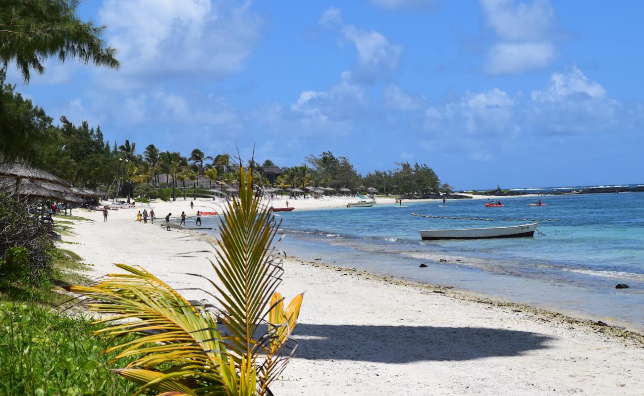 Photo of Long Beach Mauritius with white sand surface