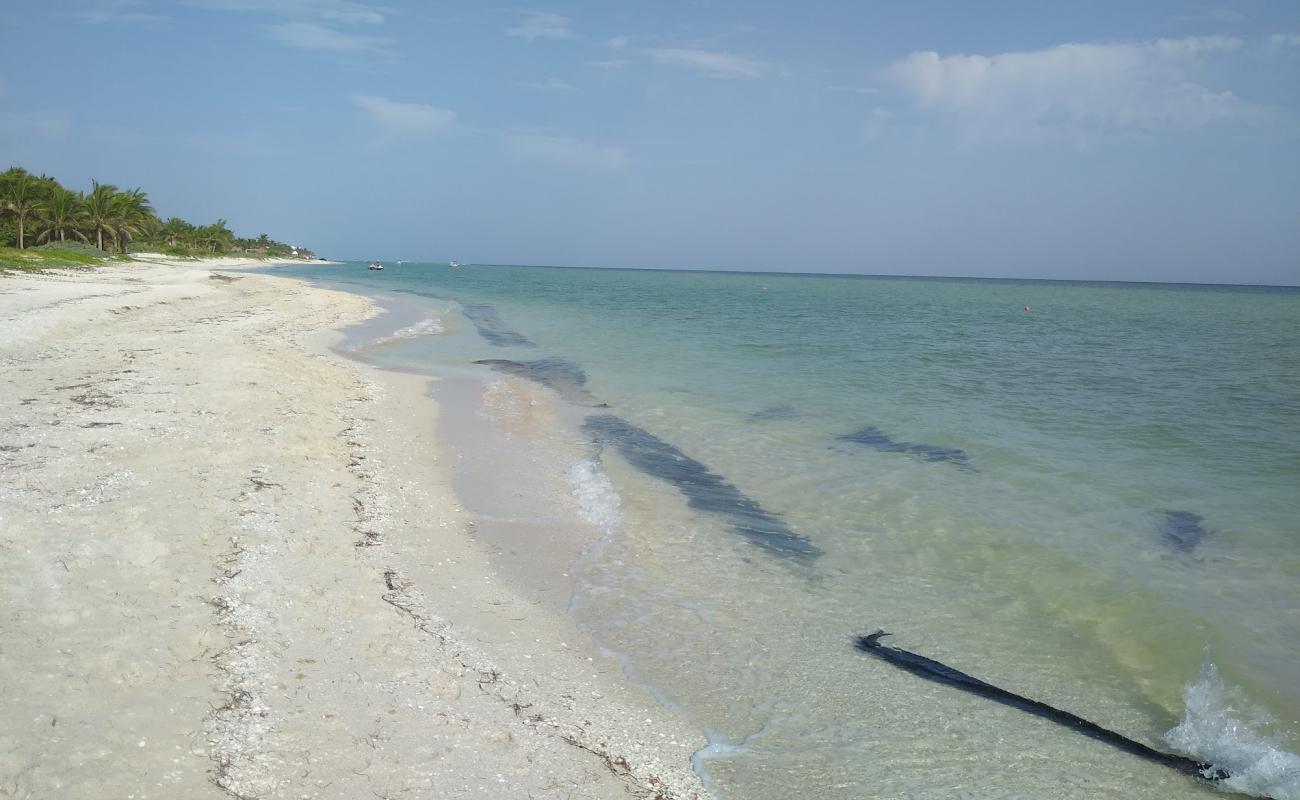 Photo of Playa Uaymitun with bright sand surface