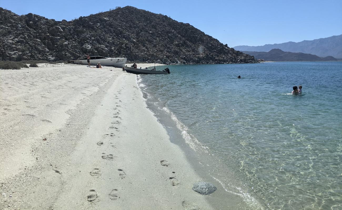 Photo of La Mona Beach with bright fine sand surface