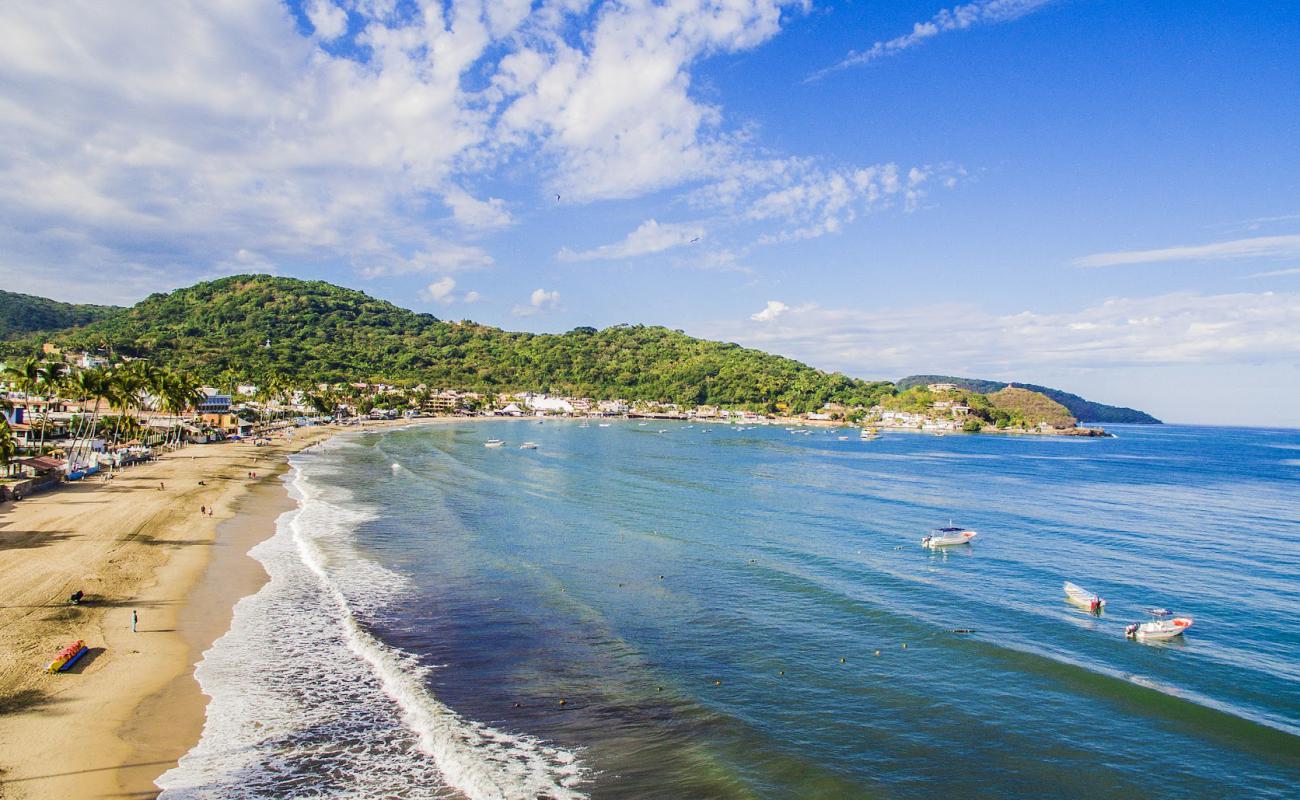 Photo of Guayabitos beach with bright sand surface