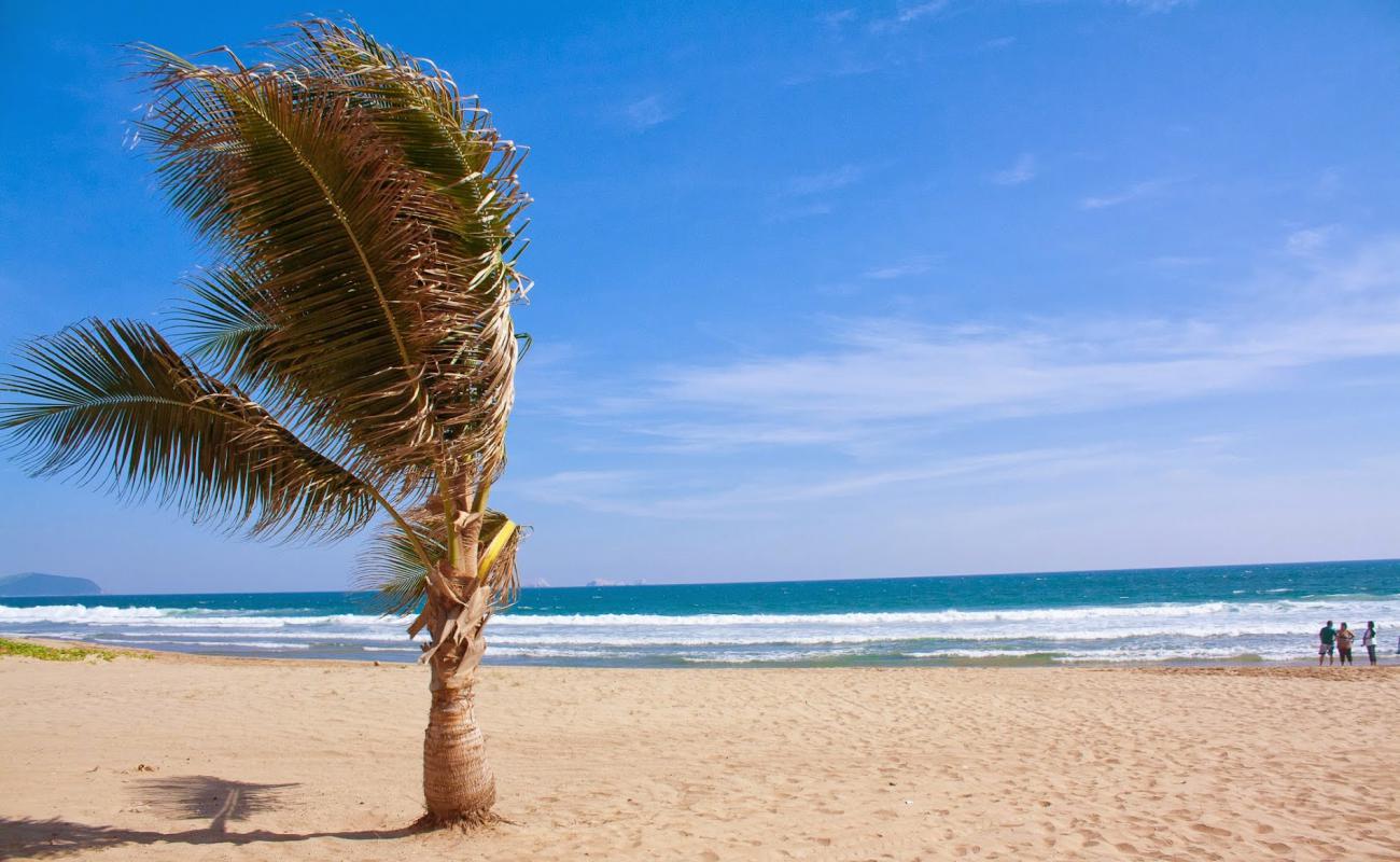 Photo of Playa Larga Zihuatanejo with bright fine sand surface