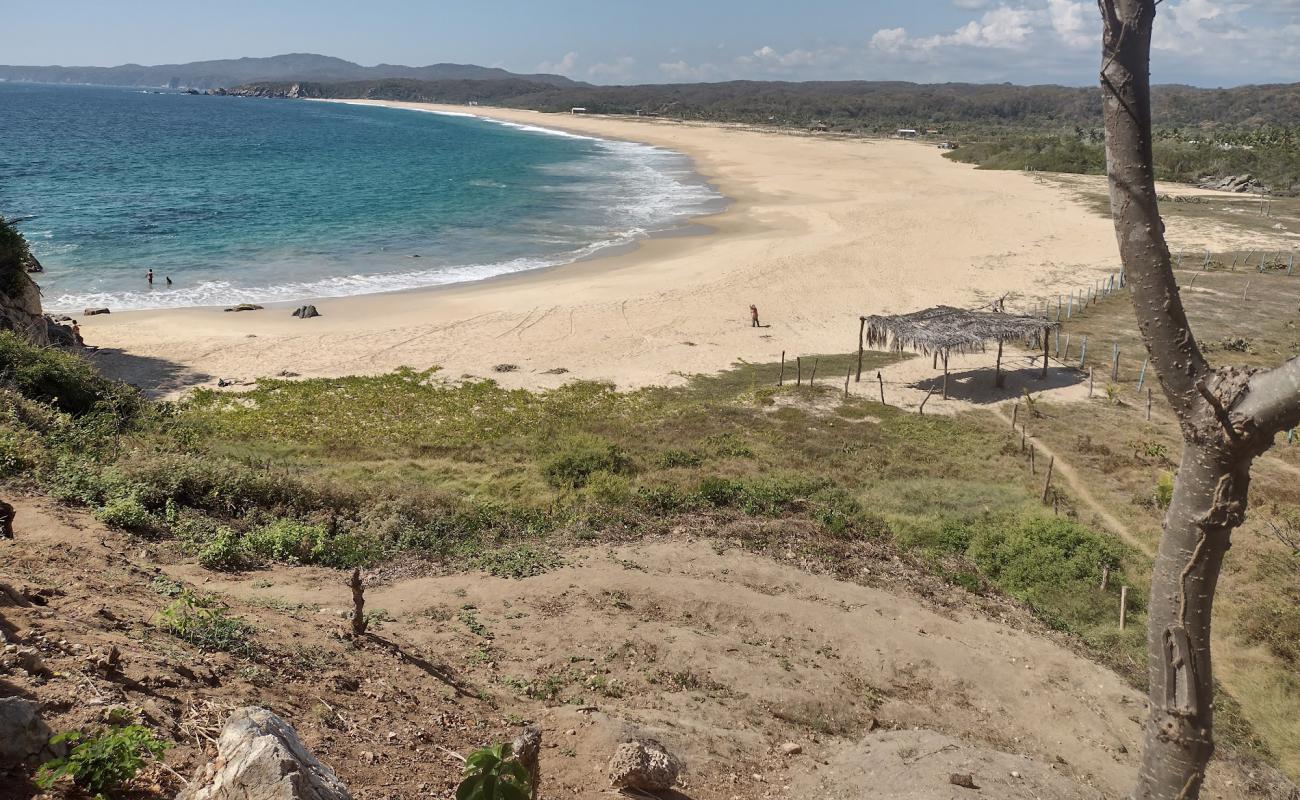 Photo of Tahueca beach with bright fine sand surface