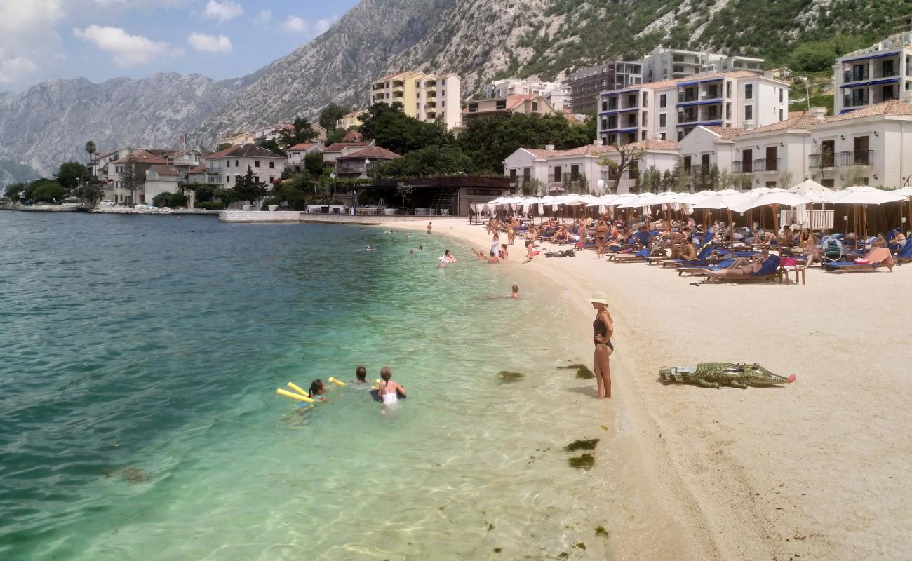 Photo of Huma Kotor beach with bright sand surface