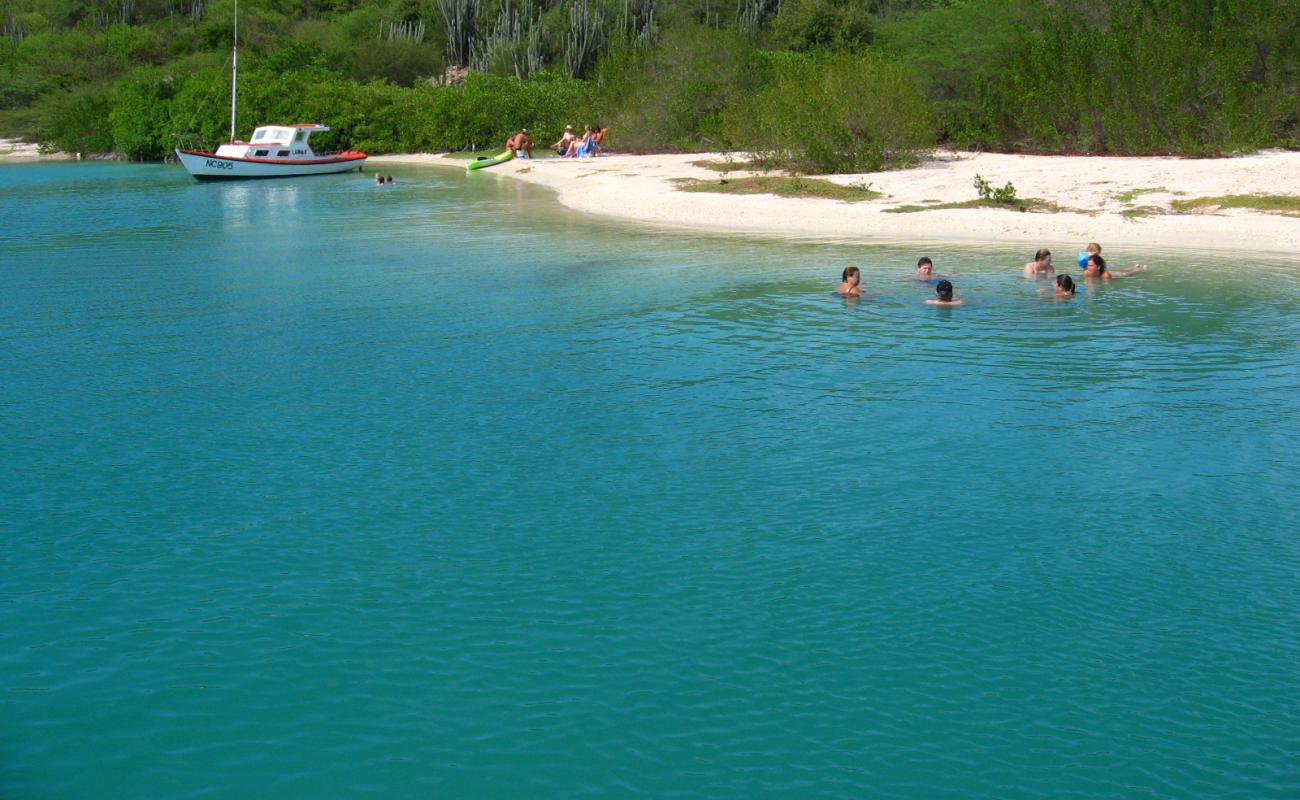 Photo of Fuik beach with bright shell sand surface