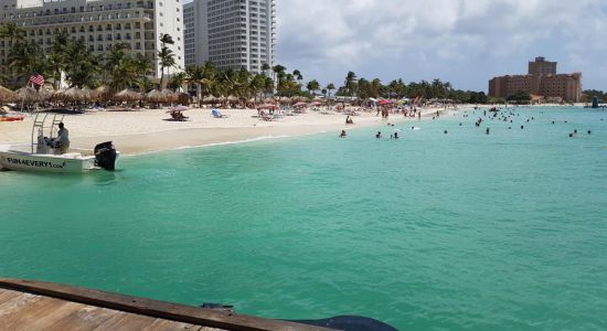 Hilton Aruba beach