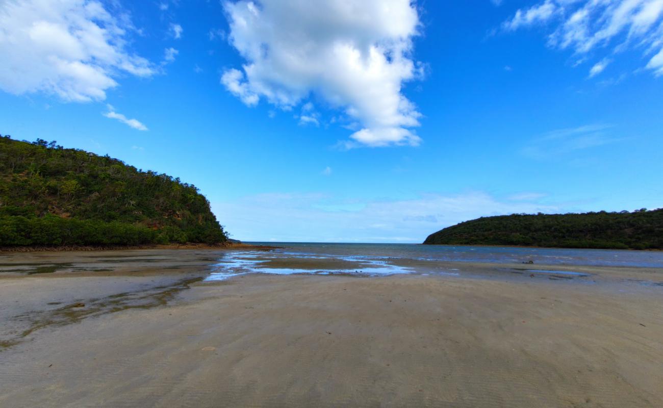 Photo of Plage de la baie des sapins with gray sand surface