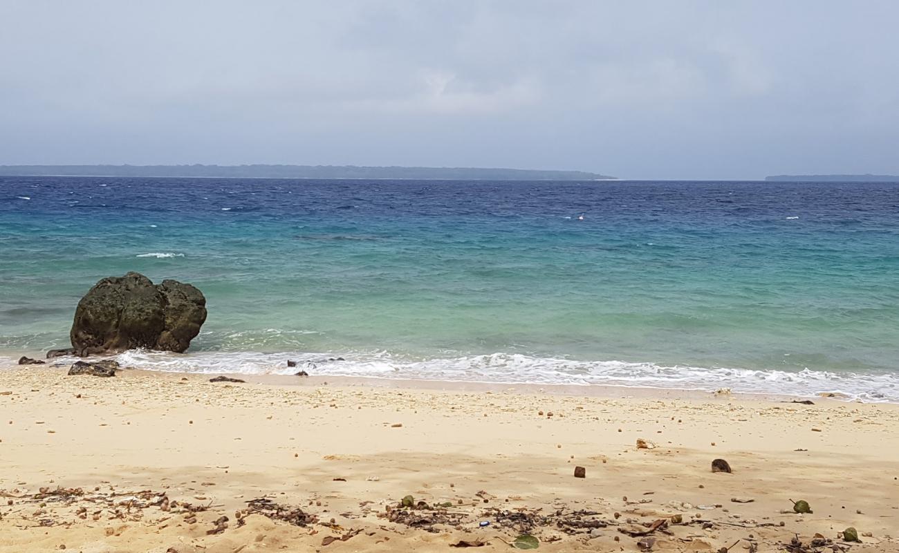 Photo of Espiritu Santo Beach with bright sand surface