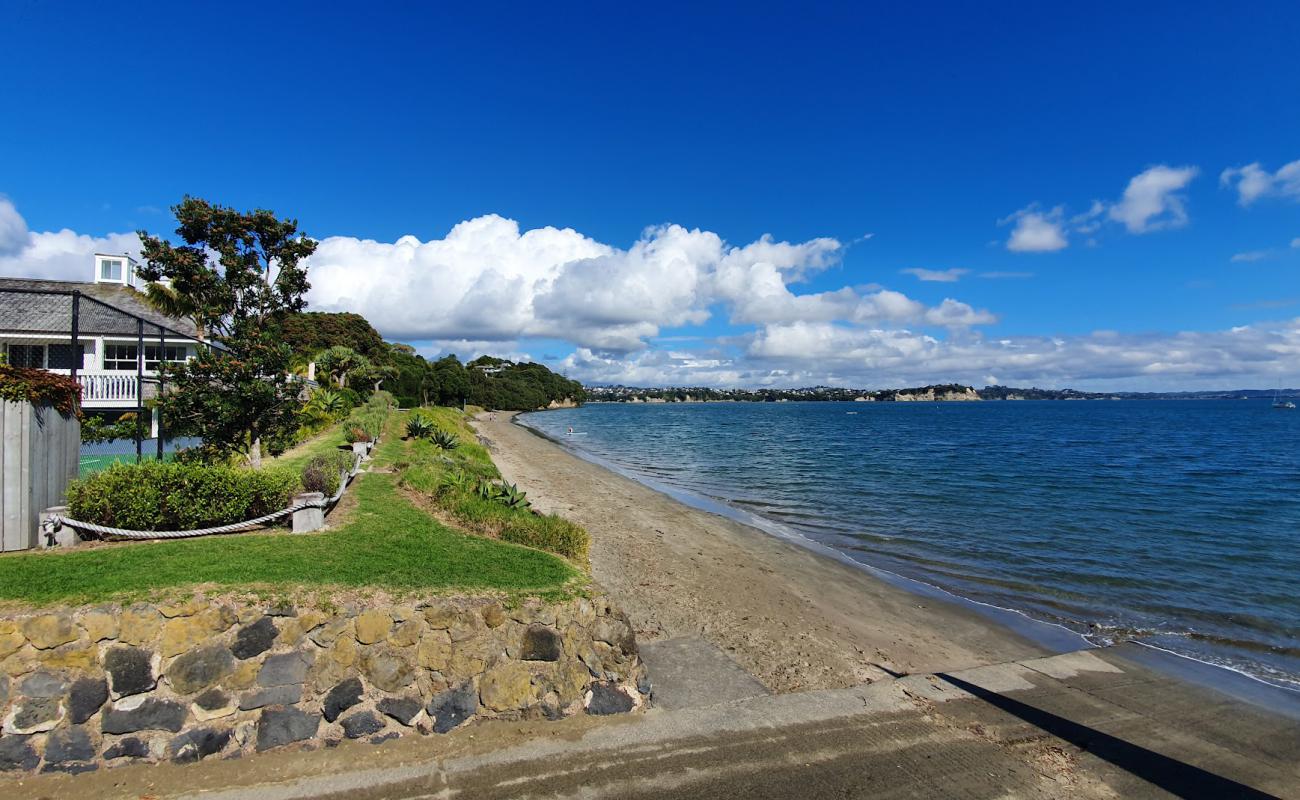 Photo of Tindalls Beach with gray sand surface