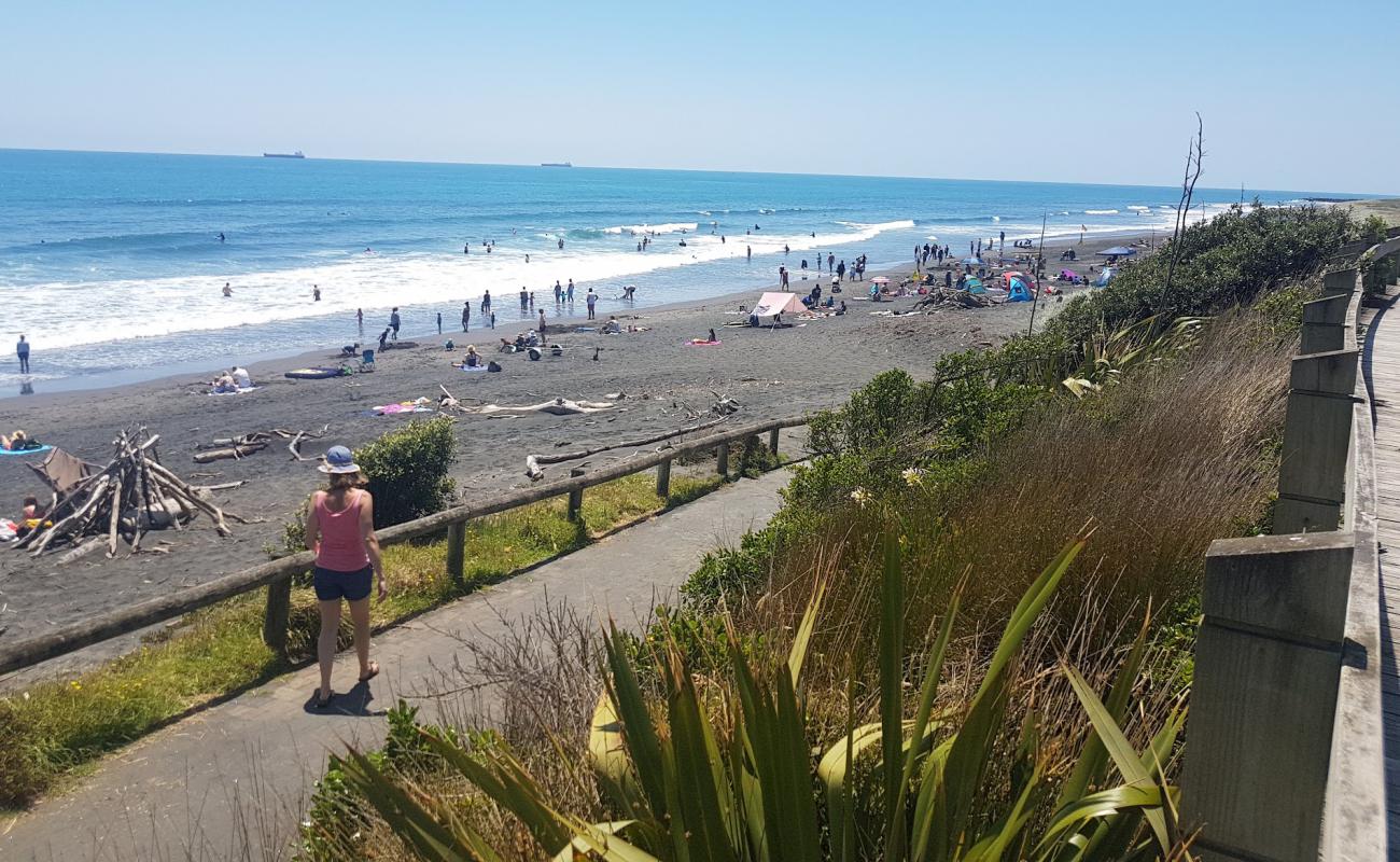 Photo of Fitzroy Beach with gray sand surface