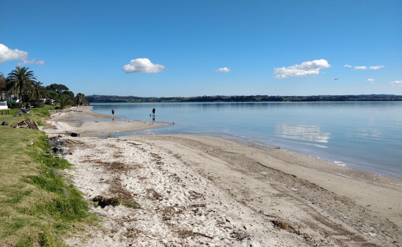 Photo of Clarks Beach with light fine pebble surface