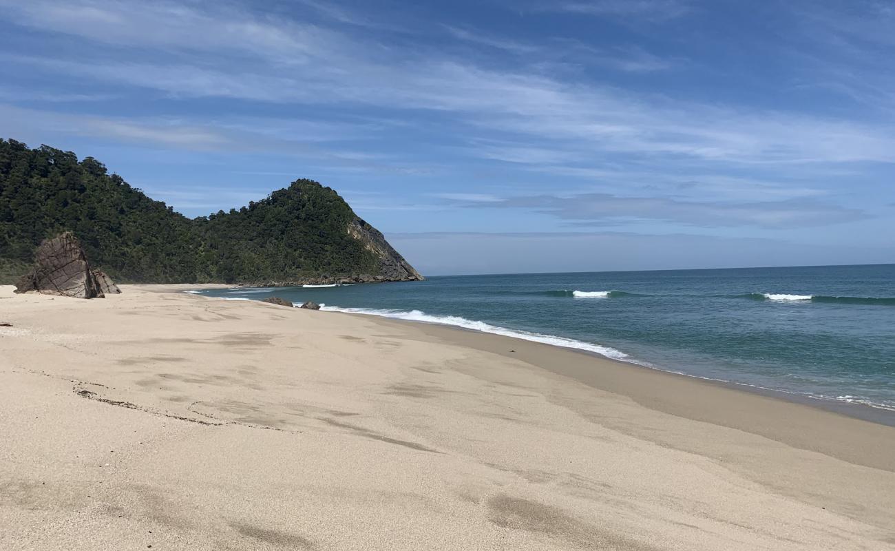 Photo of Scotts Beach with light fine pebble surface