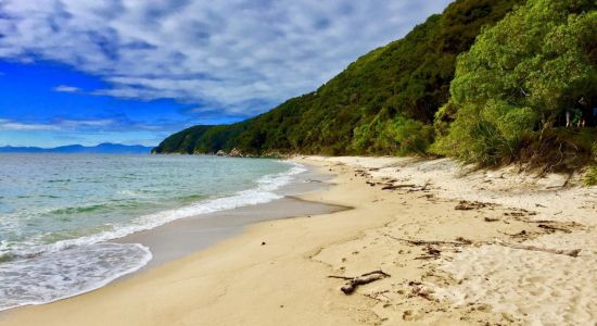 Tonga Quarry Beach