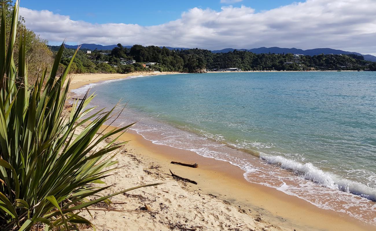 Photo of Little Kaiteriteri Beach with bright sand surface