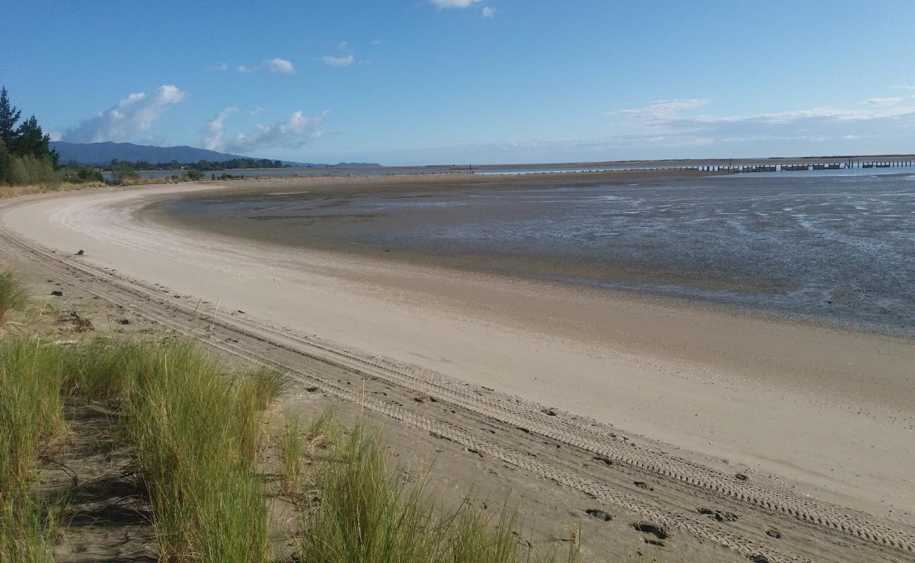 Photo of Jackett Beach with bright sand surface