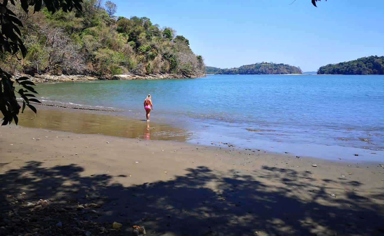 Photo of Playa Christina with brown sand surface