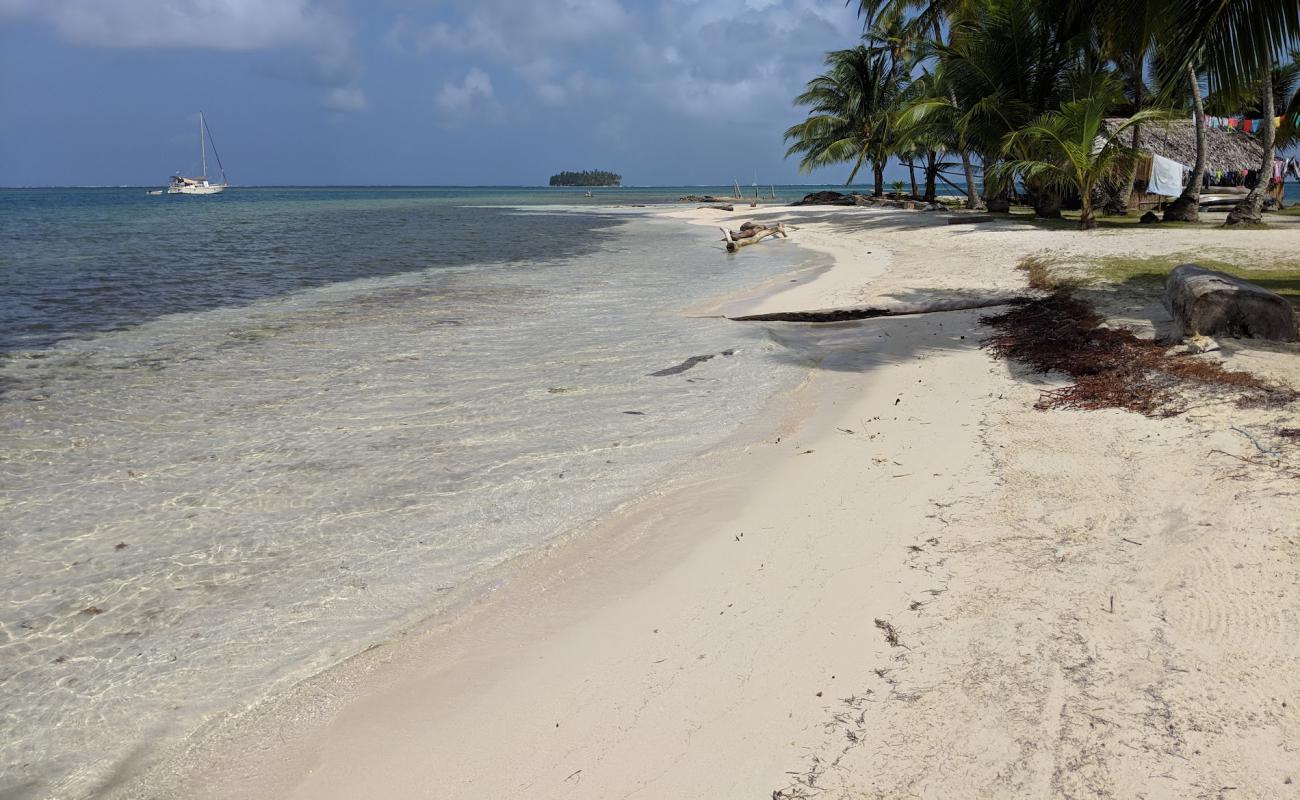 Photo of Nugu Dup beach with white sand surface