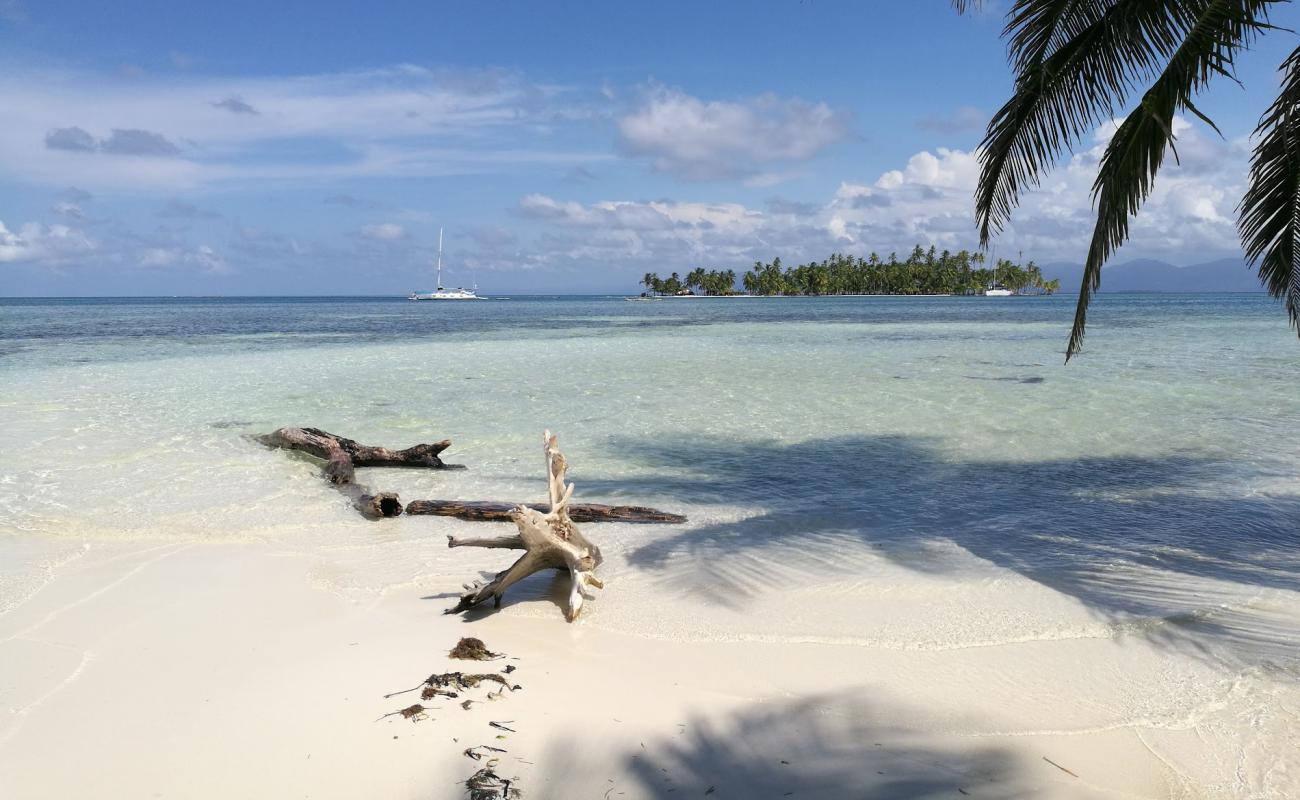 Photo of Banedo beach with white sand surface