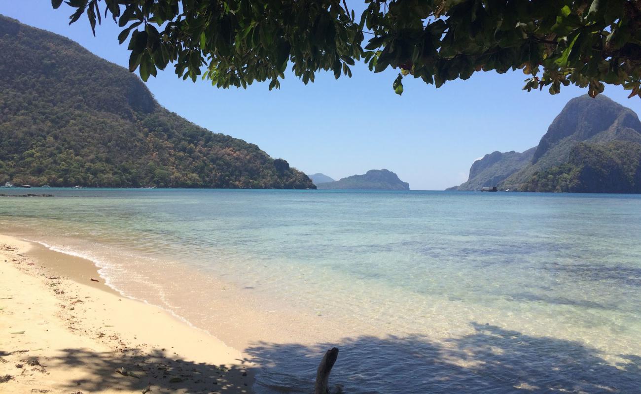 Photo of Caalan Beach with gray sand &  rocks surface