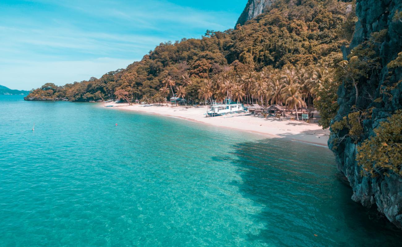 Photo of Ipil Ipil Beach with bright sand surface