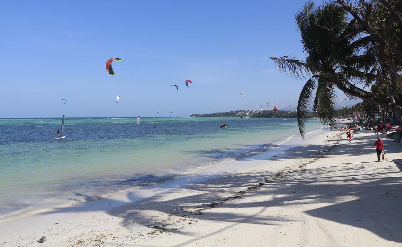 Photo of Bulabog Beach with bright fine sand surface