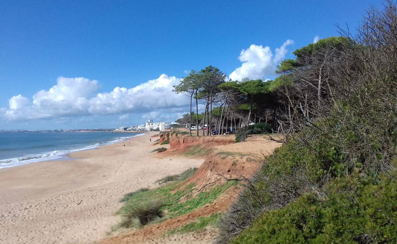 Photo of Loule Velho with brown sand surface