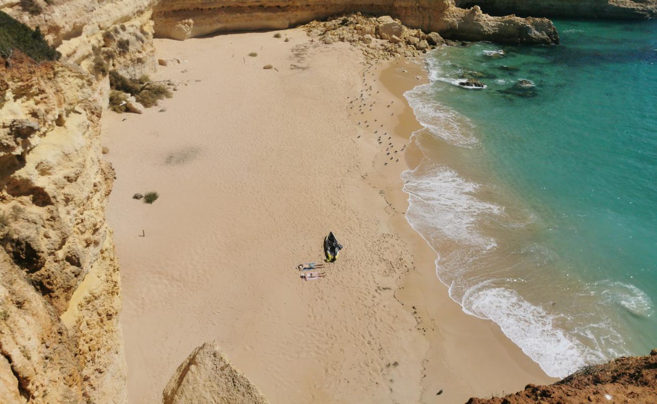 Photo of Praia do Pontal with brown fine sand surface