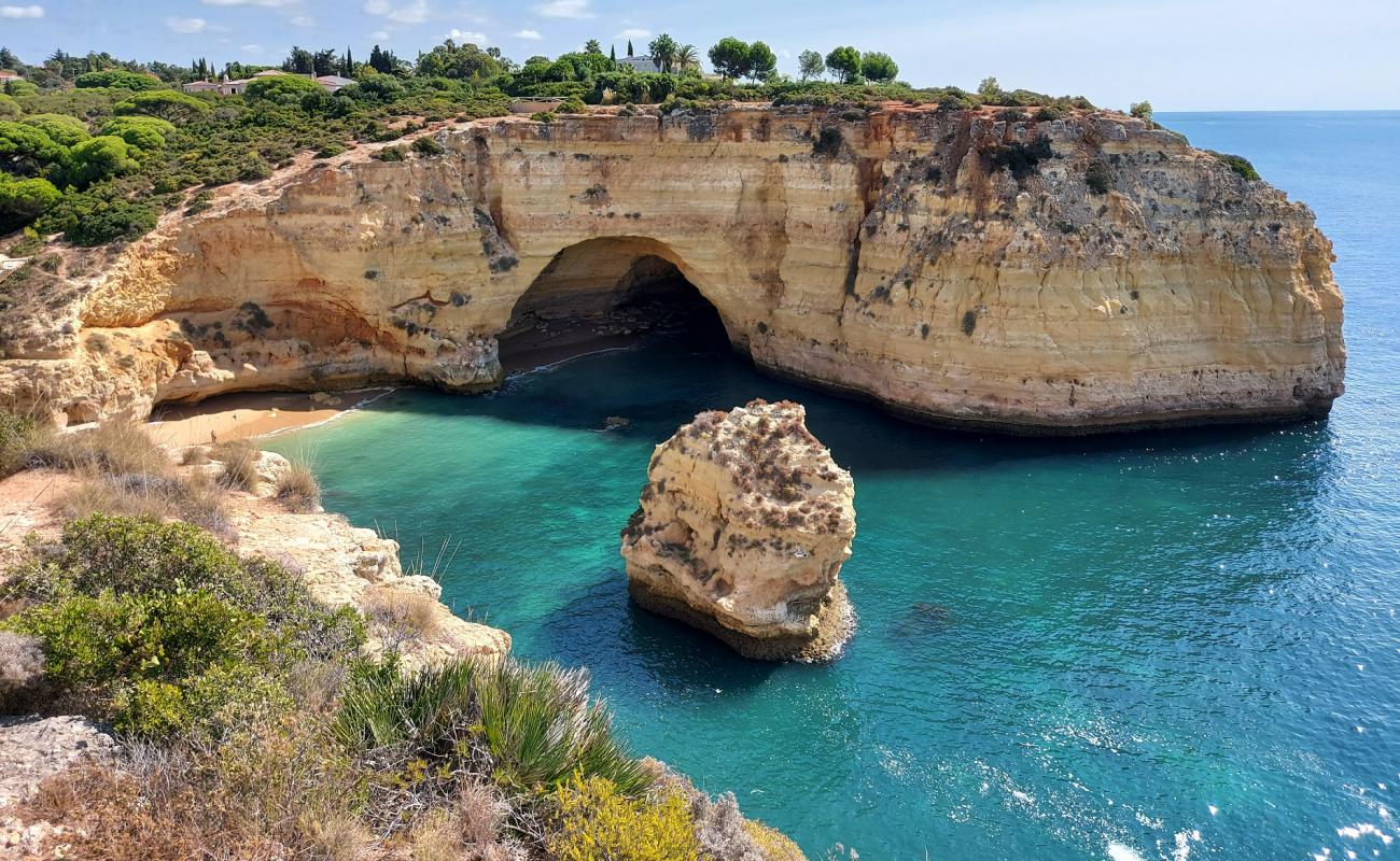 Photo of Vale Covo with bright sand & rocks surface