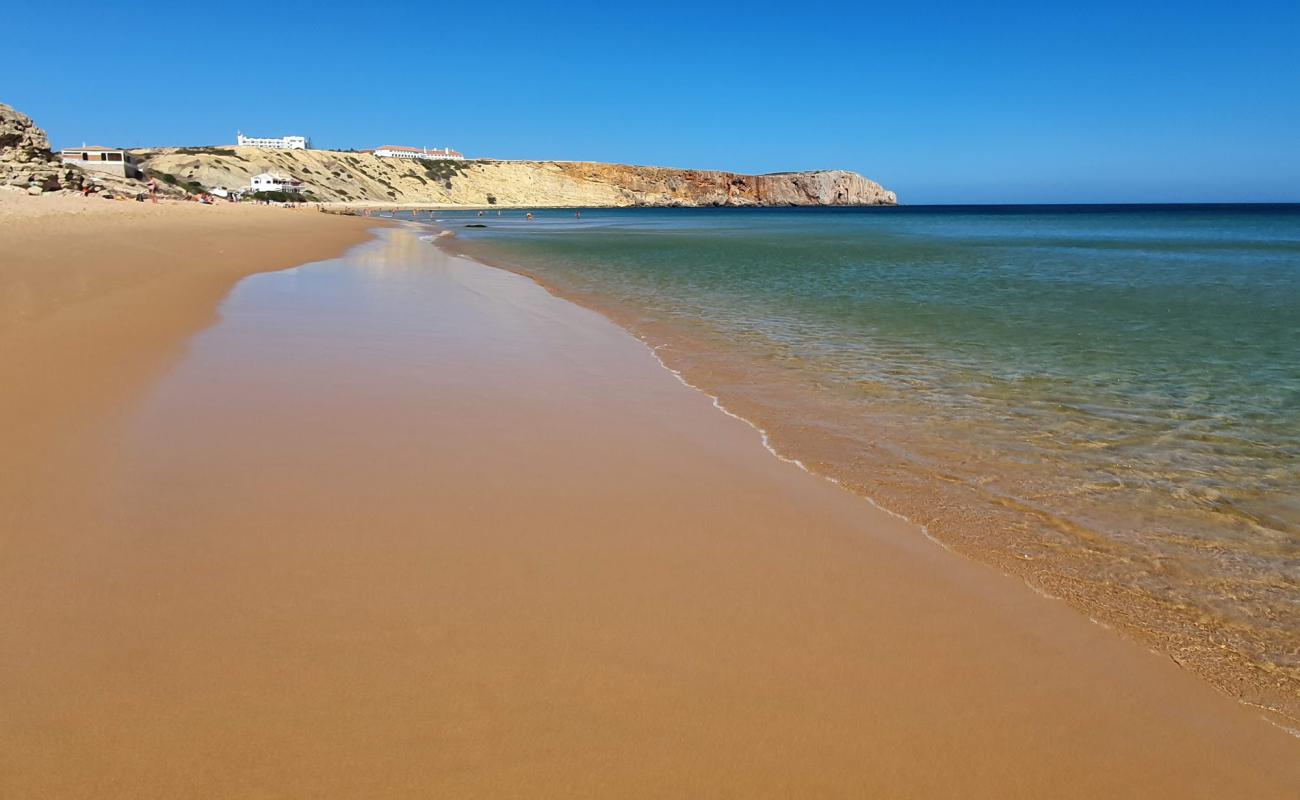 Photo of Praia da Mareta with bright sand surface