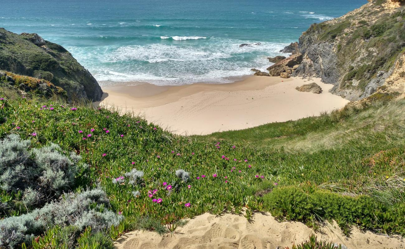 Photo of Angra da Cerva with bright fine sand surface