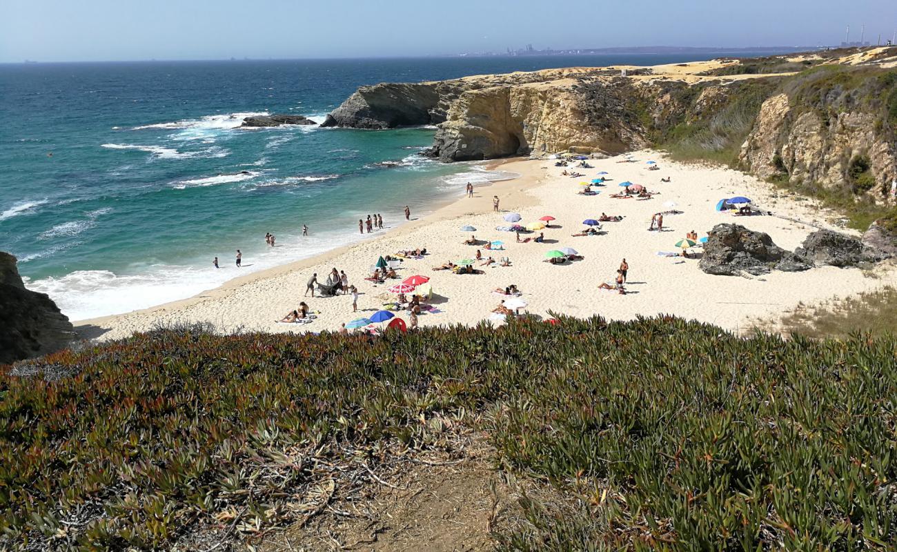 Photo of Praia da Cerca Nova with bright sand surface