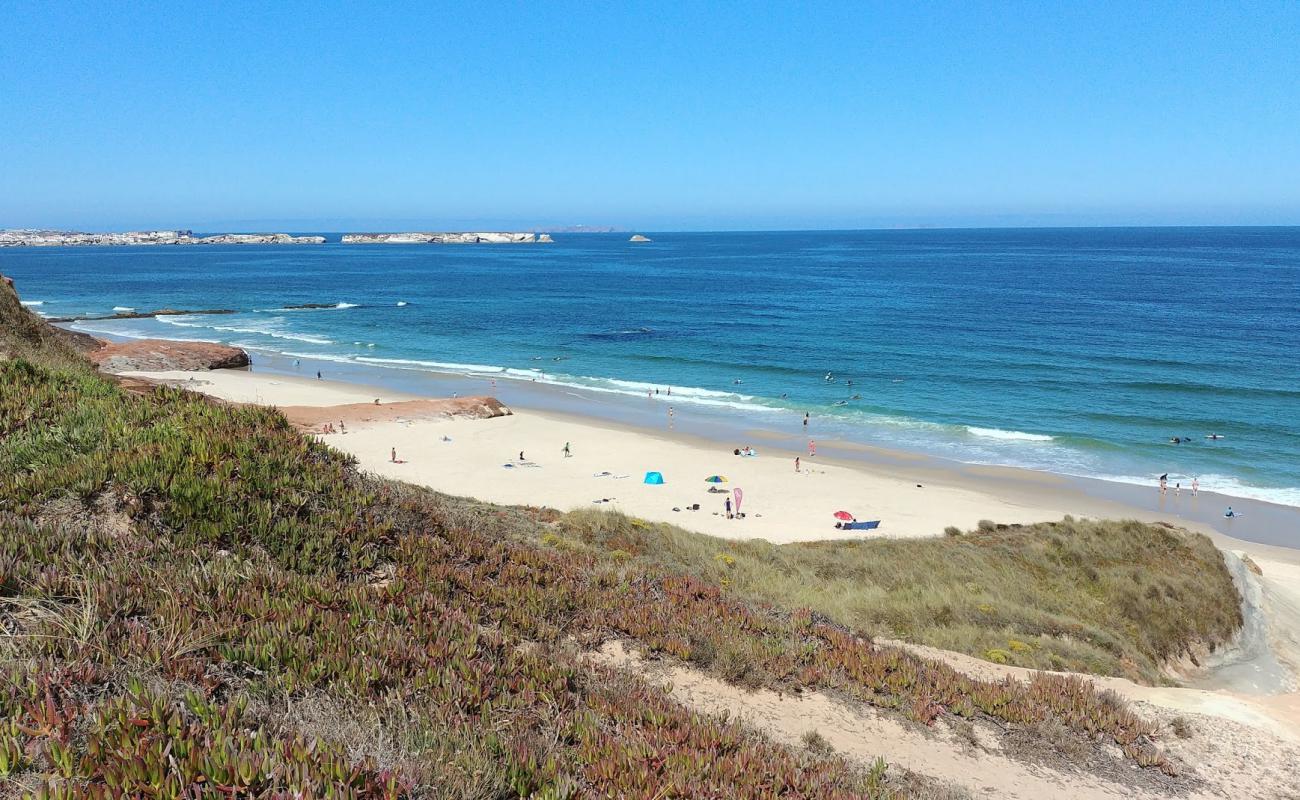 Photo of Praia da Almagreira with bright sand surface