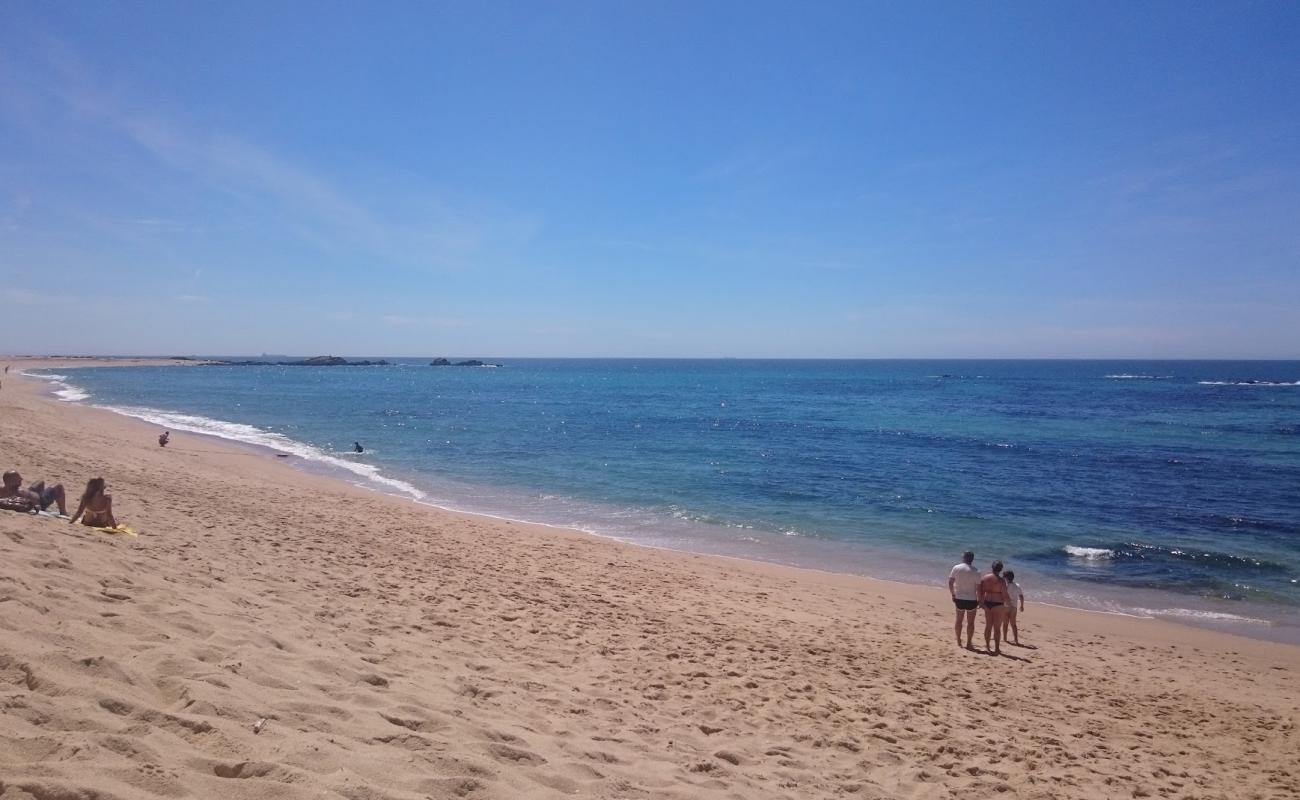 Photo of Pedras do Corgo with bright fine sand surface