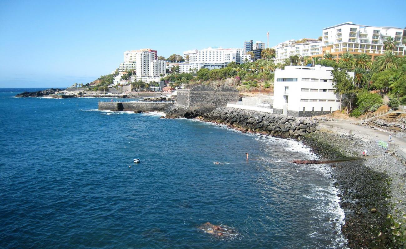 Photo of Praia do Gorgulho - Gavinas with gray pebble surface