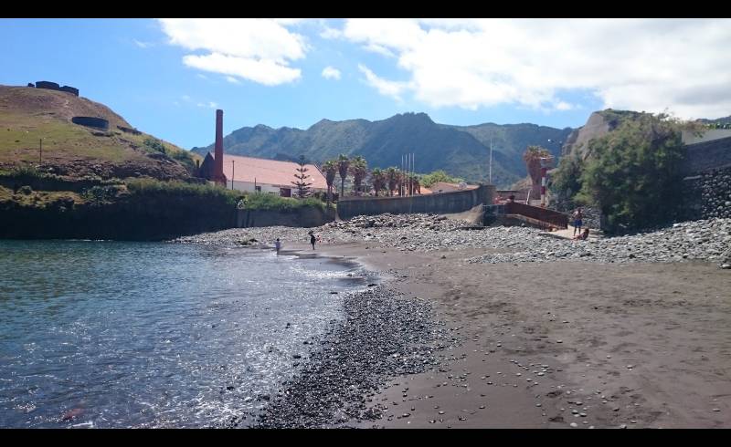 Photo of Alagoa beach with gray pebble surface