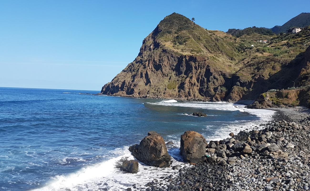 Photo of Praia da Maiata with gray pebble surface