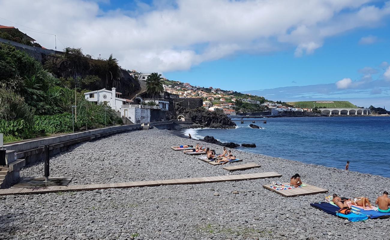 Photo of Praia das Palmeiras with rocks cover surface