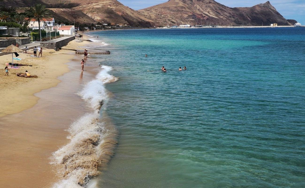 Photo of Praia da Fontinha with bright sand surface