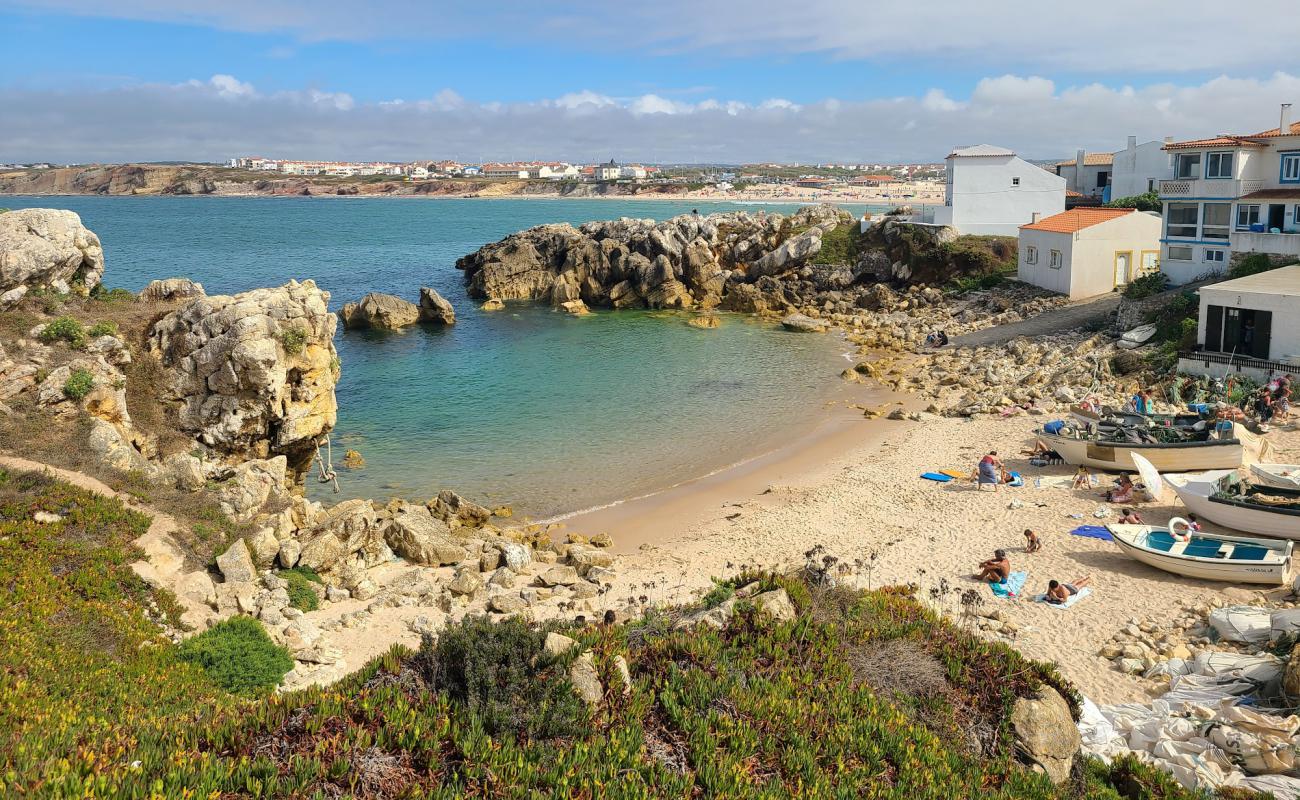 Photo of Praia dos Barcos with bright sand surface